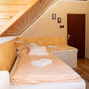 Apartman egyszemélyes ágyak